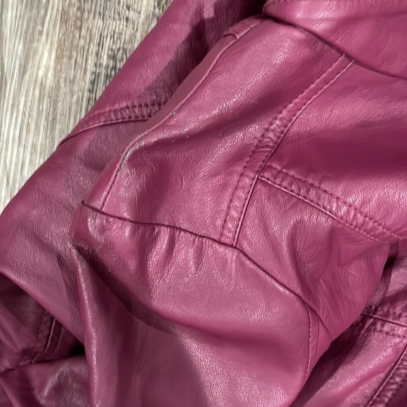 Maroon Guess Leather size Large - Picture 4 of 5